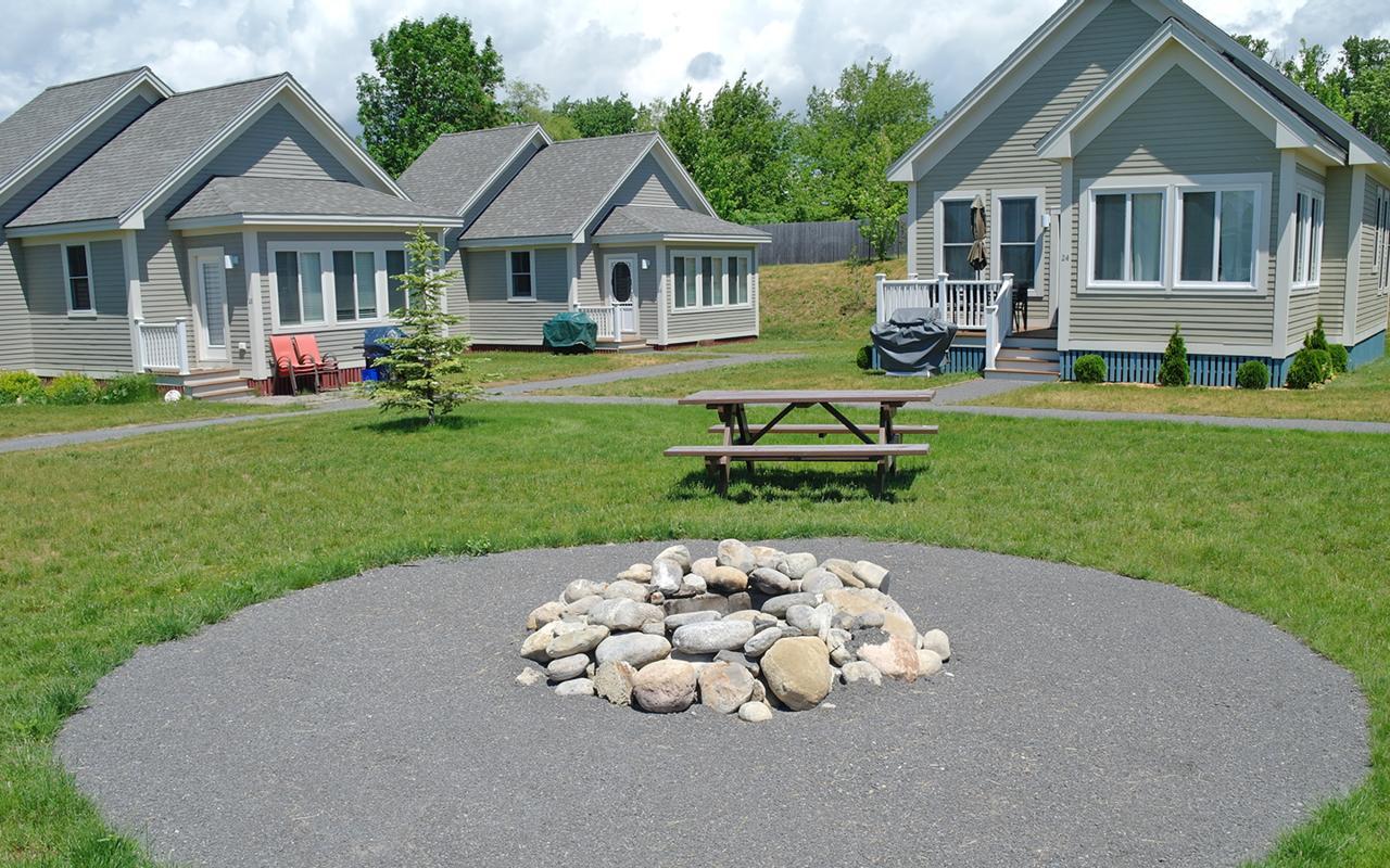 Sandbanks Summer Village Cottages Cherry Valley ภายนอก รูปภาพ