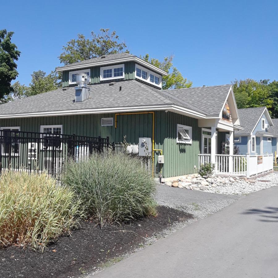 Sandbanks Summer Village Cottages Cherry Valley ภายนอก รูปภาพ