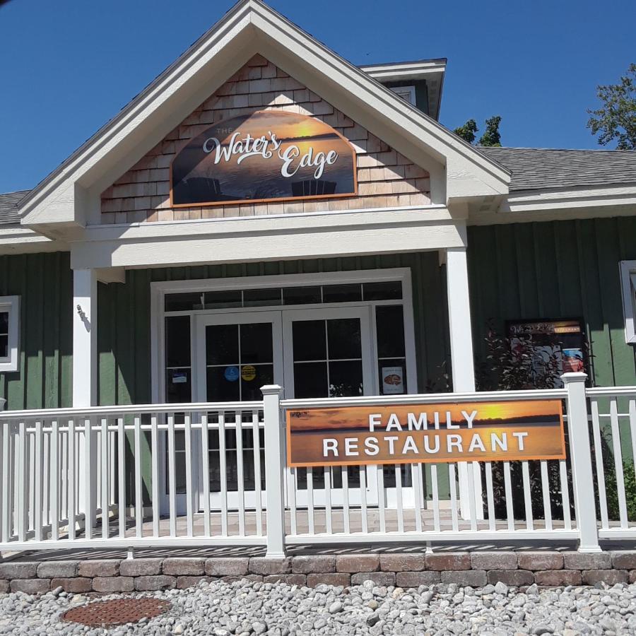 Sandbanks Summer Village Cottages Cherry Valley ภายนอก รูปภาพ