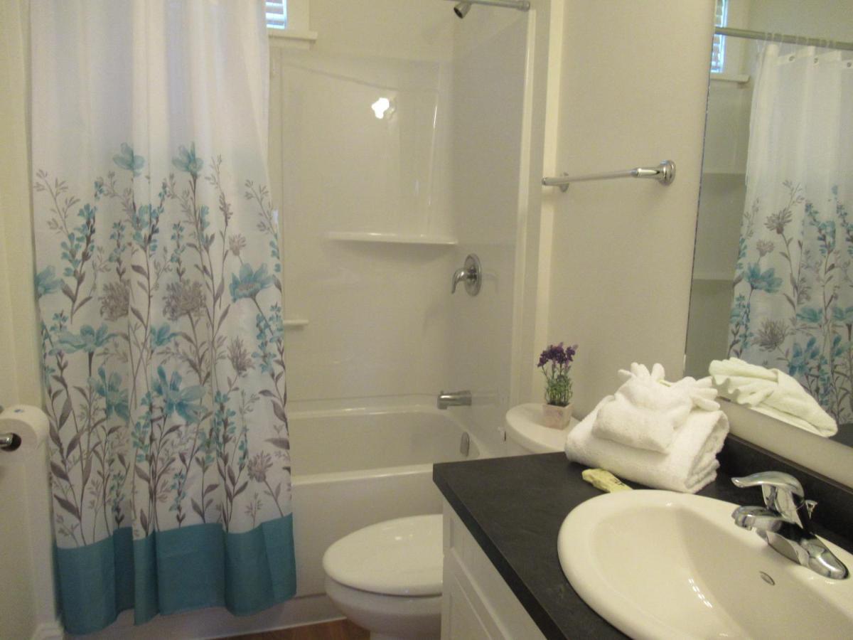 Sandbanks Summer Village Cottages Cherry Valley ภายนอก รูปภาพ